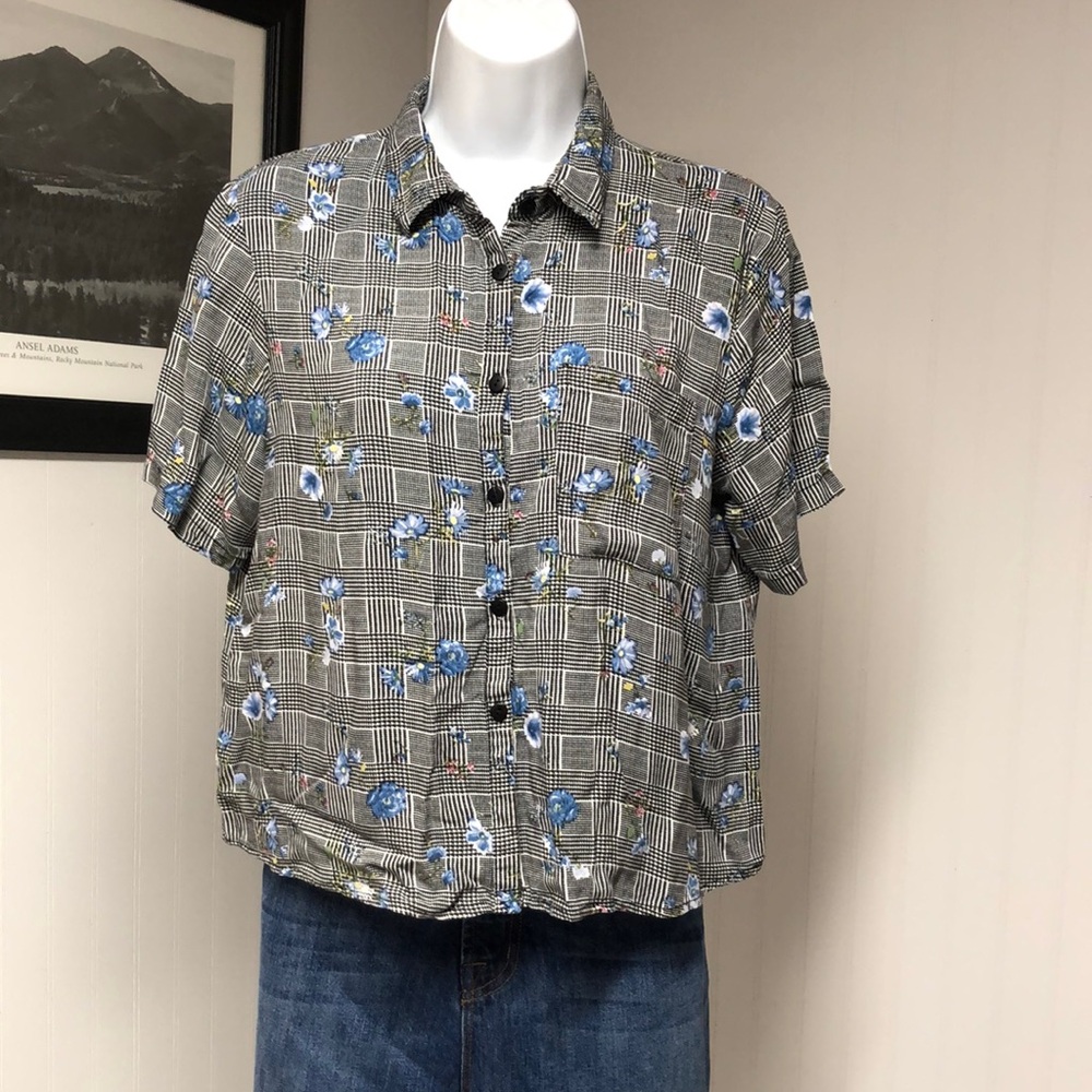 Women’s Passport Black and White Floral Plaid Button Down Shirt Size L